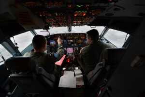La Marina de los EE.UU. colabora en la búsqueda del vuelo MH370. (Foto: Official U.S. Navy Imagery).