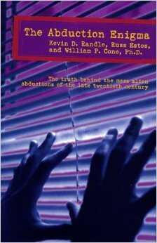 El libro de Randle sobre las abducciones cuestionó a la hipnosis desde adentro del movimiento ovni