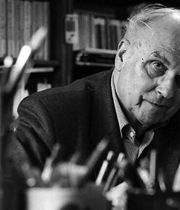 Nunca subestimemos el poder de la palabra escrita, escribió Ryszard Kapuscinski (1934-2007), ya que si bien puede ser usada para hacer el mal, también lo puede desenmascarar; si puede servir para esclavizar, puede ayudar a liberarnos y si se usa para engañar o lastimar, debe seguir existiendo otra capaz de sanar o hacer al mundo más humano.